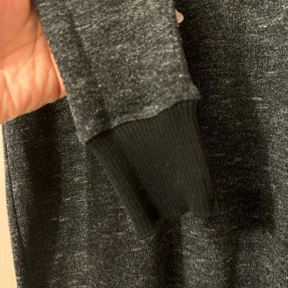 Aritzia Wilfred Berri Black Crewneck Lightweight Shirt Women Size  XS - Picture 5 of 6